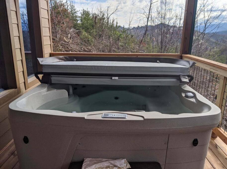 * * 4 Master Bedrooms, Views, Theater, Arcade, Evc Gatlinburg Zewnętrze zdjęcie