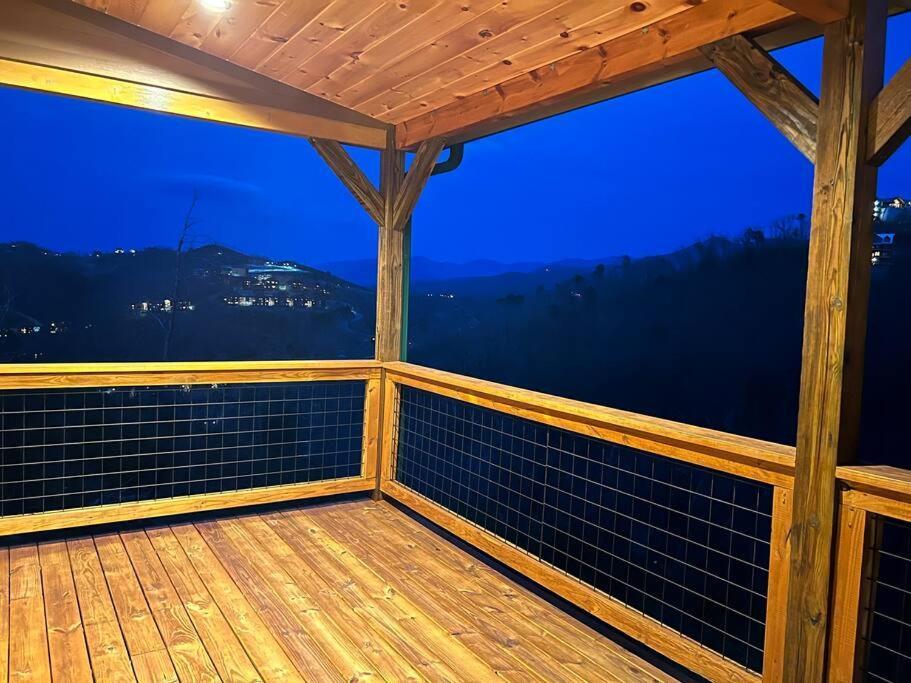 * * 4 Master Bedrooms, Views, Theater, Arcade, Evc Gatlinburg Zewnętrze zdjęcie