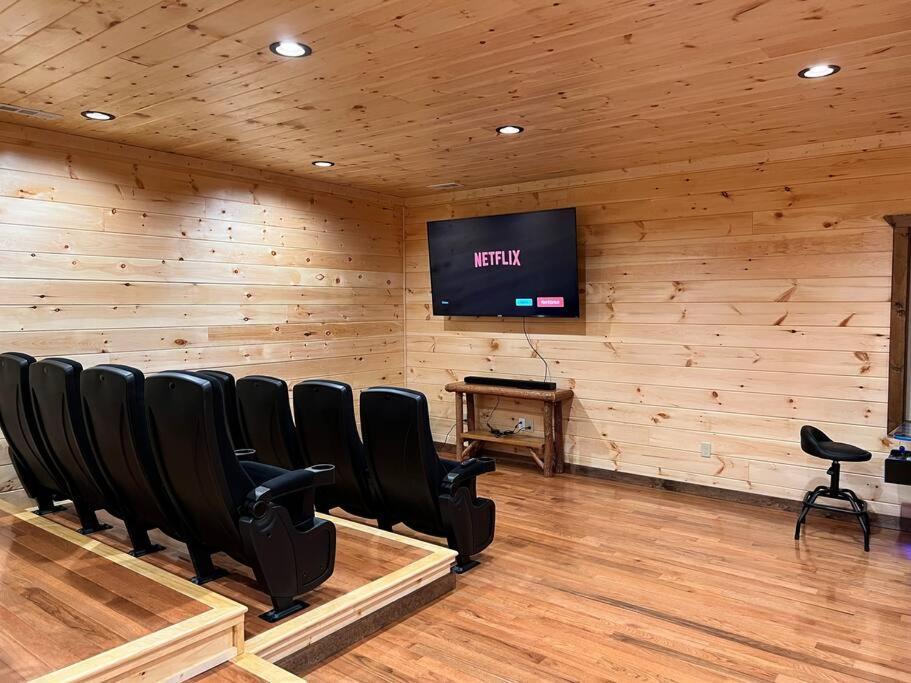 * * 4 Master Bedrooms, Views, Theater, Arcade, Evc Gatlinburg Zewnętrze zdjęcie