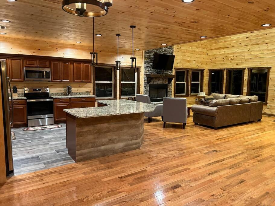 * * 4 Master Bedrooms, Views, Theater, Arcade, Evc Gatlinburg Zewnętrze zdjęcie