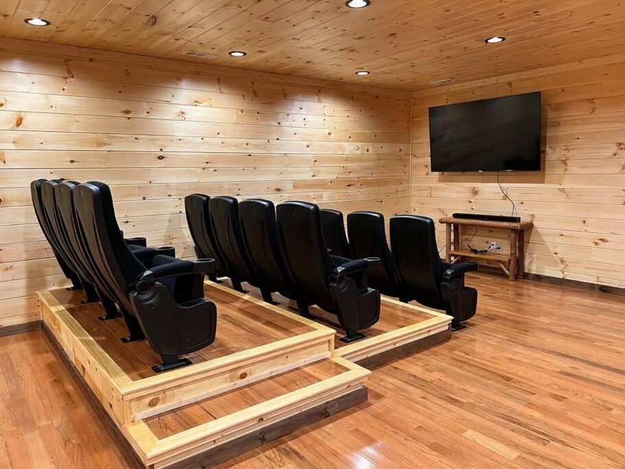 * * 4 Master Bedrooms, Views, Theater, Arcade, Evc Gatlinburg Zewnętrze zdjęcie